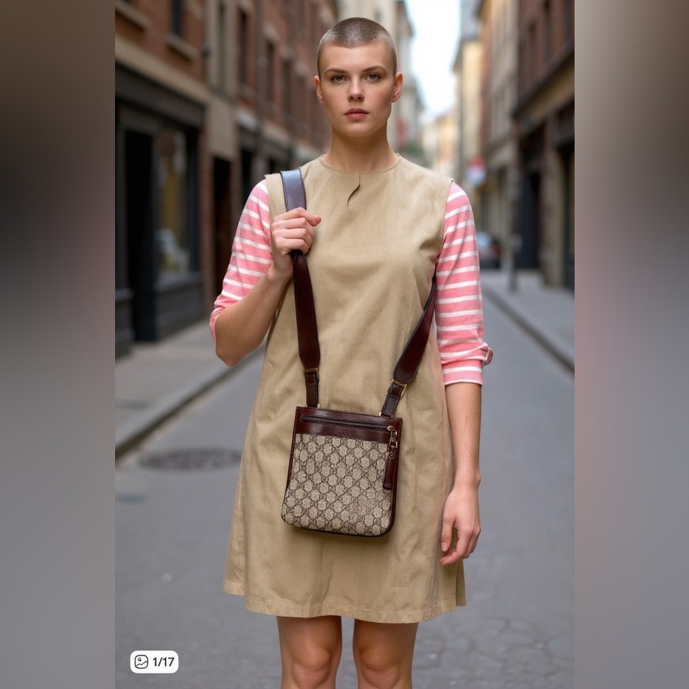 Rare Gucci sling unisex